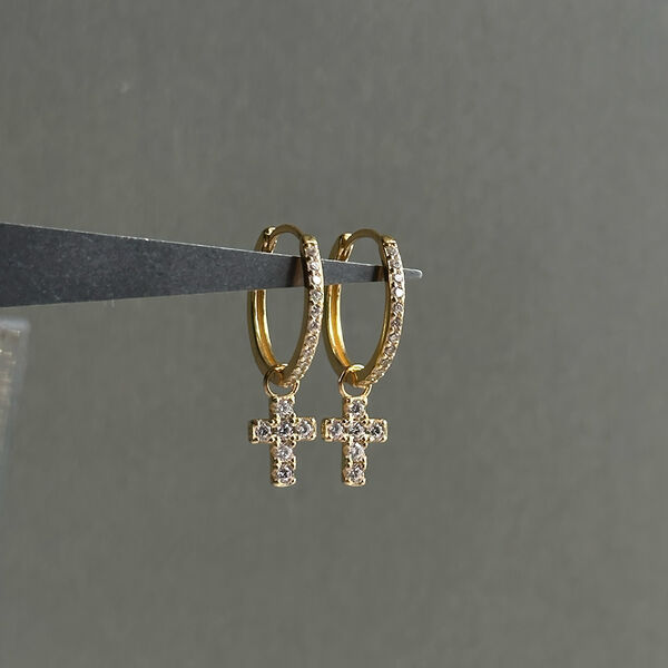 Cross Vedheng, Philippa Studios