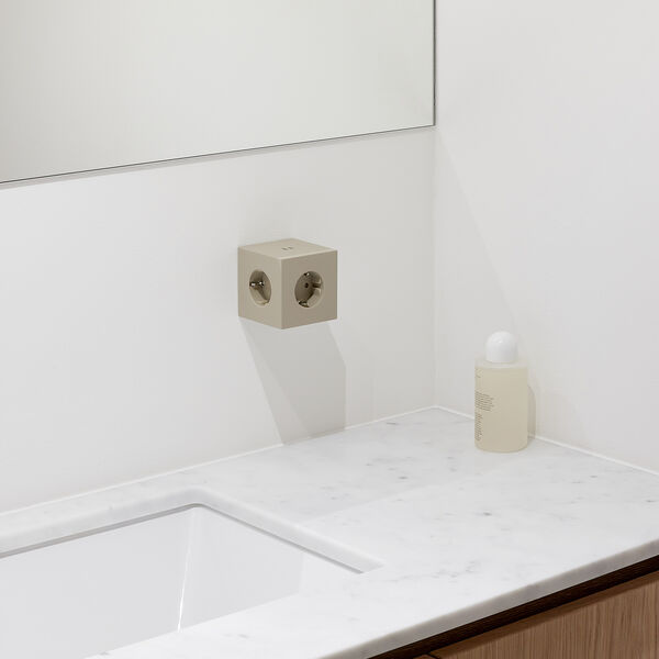 Square 2 USB-C (30W), nomad sand, Avolt